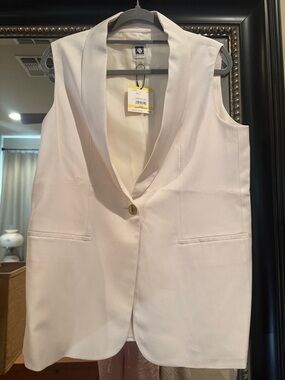Sleeveless lined  Blazer Vest in Soft Ivory M NWT